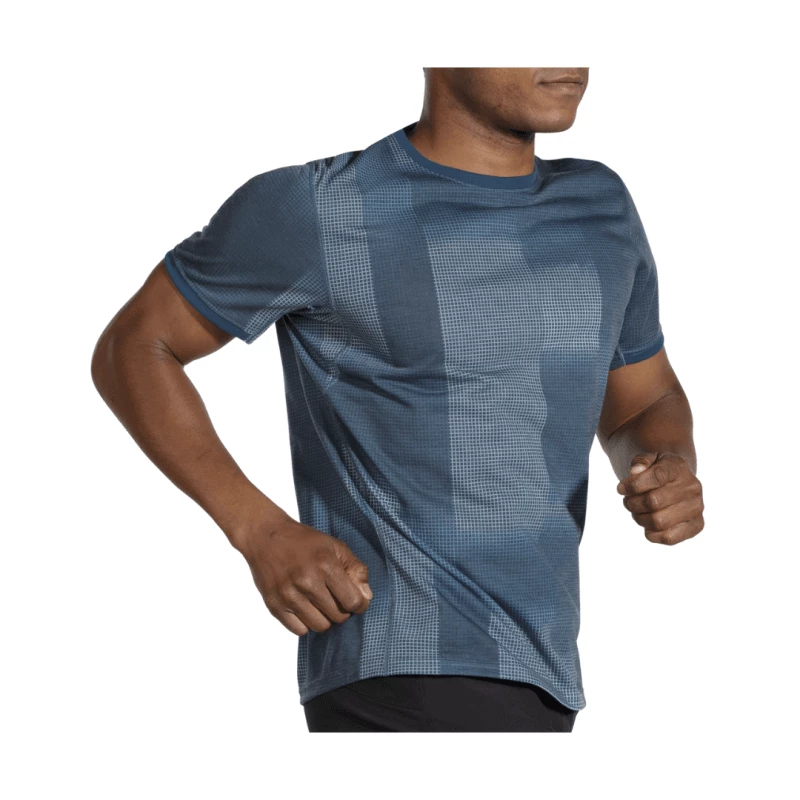 Camiseta Brooks Distance Graphic Manga Corta Azul Gris 6 Camiseta Brooks Distance Graphic Manga Corta Azul Gris - Image 4