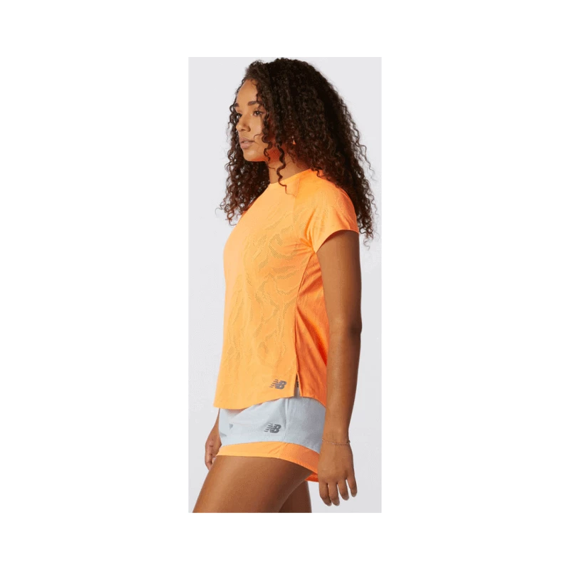 Camiseta New Balance Q Speed Fuel Jacquard Manga Corta Naranja Mujer 4 Camiseta New Balance Q Speed Fuel Jacquard Manga Corta Naranja Mujer - Image 2