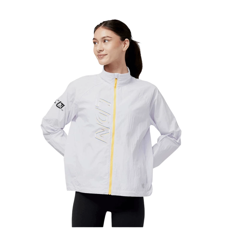 Chaqueta New Balance London Edition Printed Impact Run Light Pack Blanco Mujer 3 Chaqueta New Balance London Edition Printed Impact Run Light Pack Blanco Mujer