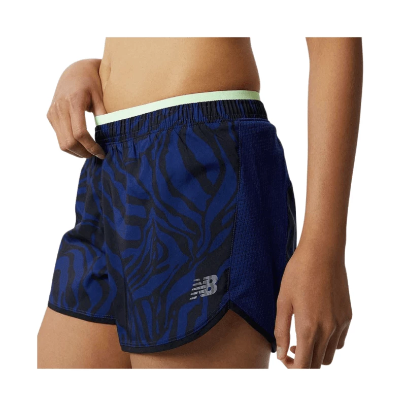 Pantalón Corto New Balance Print Fast Flight Split Azul Marino Mujer 5 Pantalón Corto New Balance Print Fast Flight Split Azul Marino Mujer - Image 3